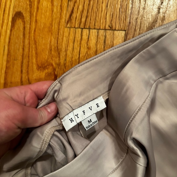 Silky suit set size medium - Picture 4 of 4